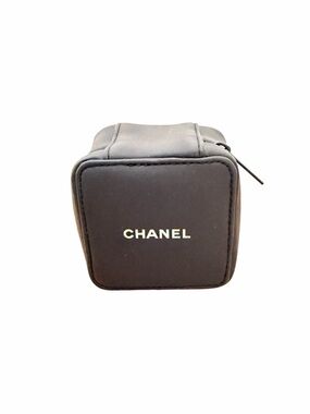 CHANEL Storage Watch Case